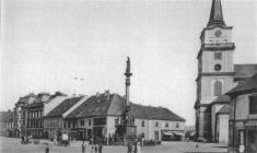 Panoramatický pohled na&nbsp;Masarykovo náměstí z&nbsp;roku 1904